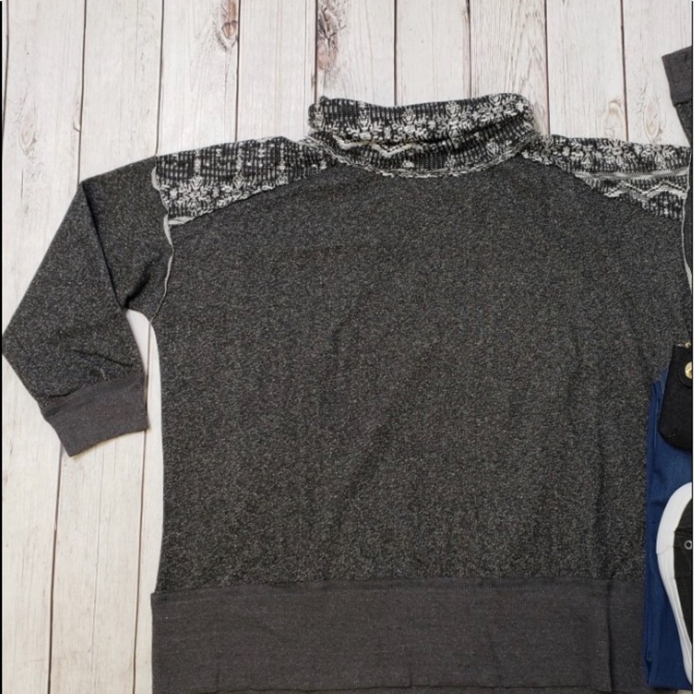 sweater w/ printed cowl neck